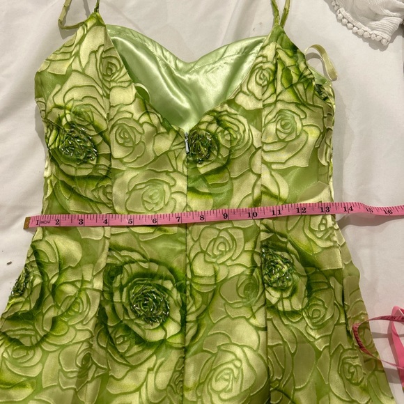 Y2K flowy formal dress - Picture 6 of 11